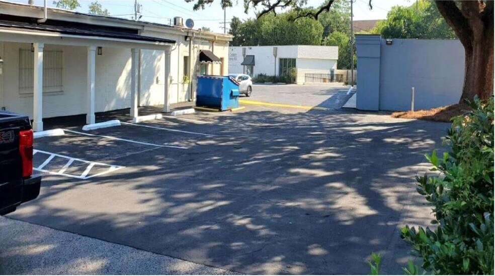 More Photos Of 4415 Old Shell Rd, Mobile Storefront Retail Office For Lease