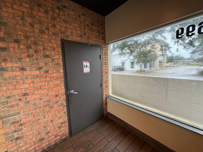 More Photos Of 12699 NE 6th Ave, North Miami Fast Food For Sale