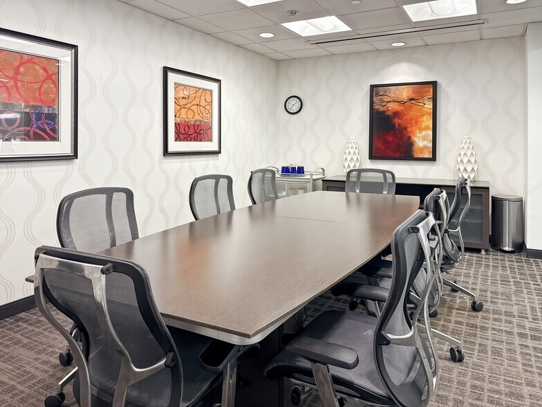 More Photos Of 104 W 40th St, New York Coworking Space