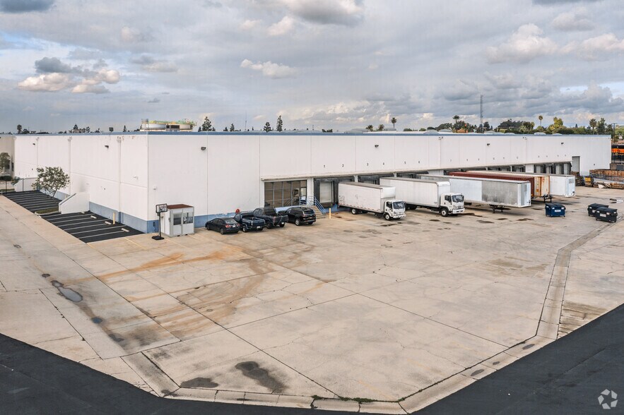 More Photos Of 15500 Phoebe Ave, La Mirada Warehouse For Lease