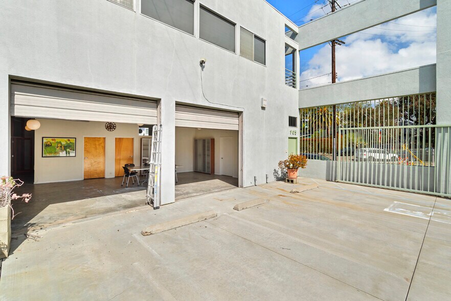 More Photos Of 905 Electric Ave, Venice Office For Lease
