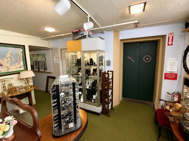 More Photos Of 123 S Union St, Traverse City Freestanding For Sale