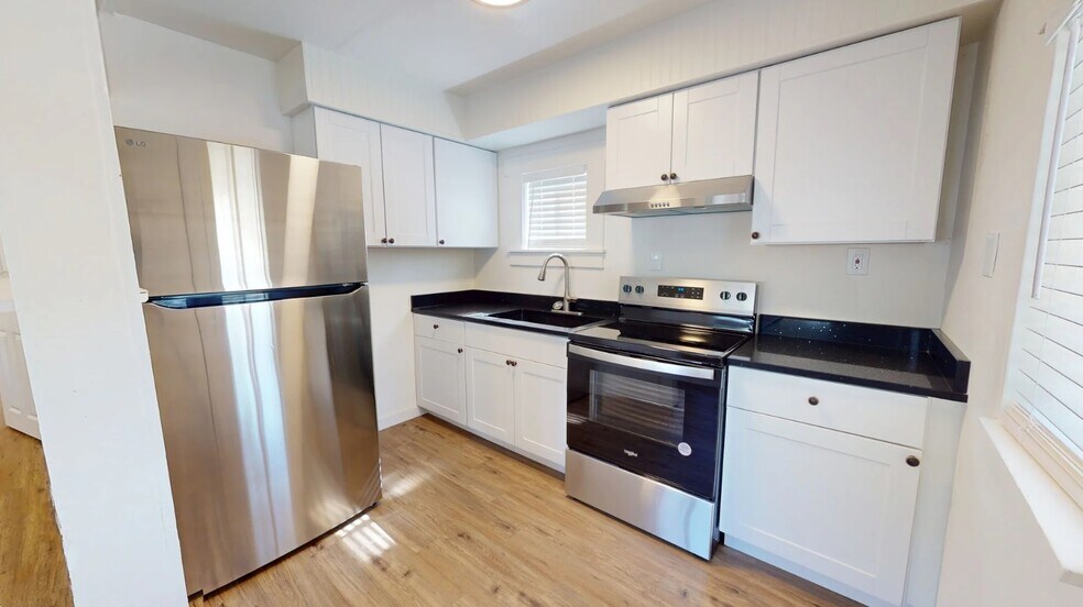 More Photos Of 2715 Twin View Blvd, Shasta Lake Multifamily For Sale