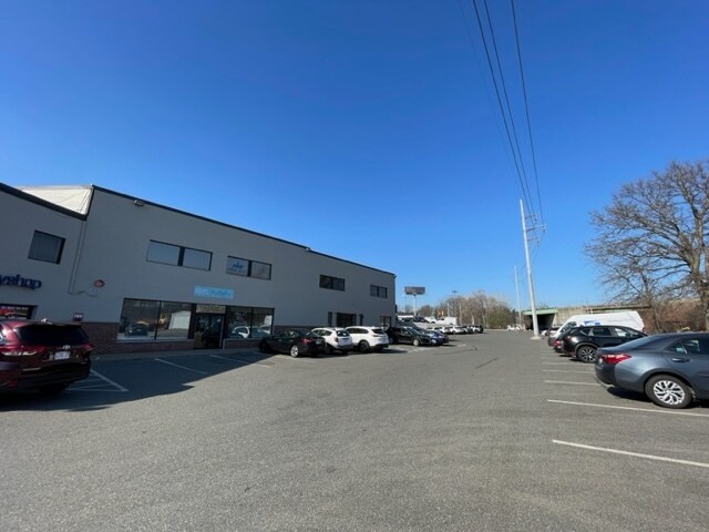 More Photos Of 215 Newbury St, Peabody Unknown For Lease