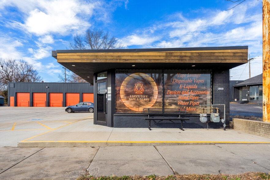 More Photos Of 5914 Troost Ave, Kansas City Flex For Lease