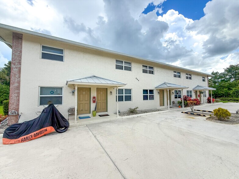 More Photos Of 604 SW 35th St, Palm City Apartments For Sale
