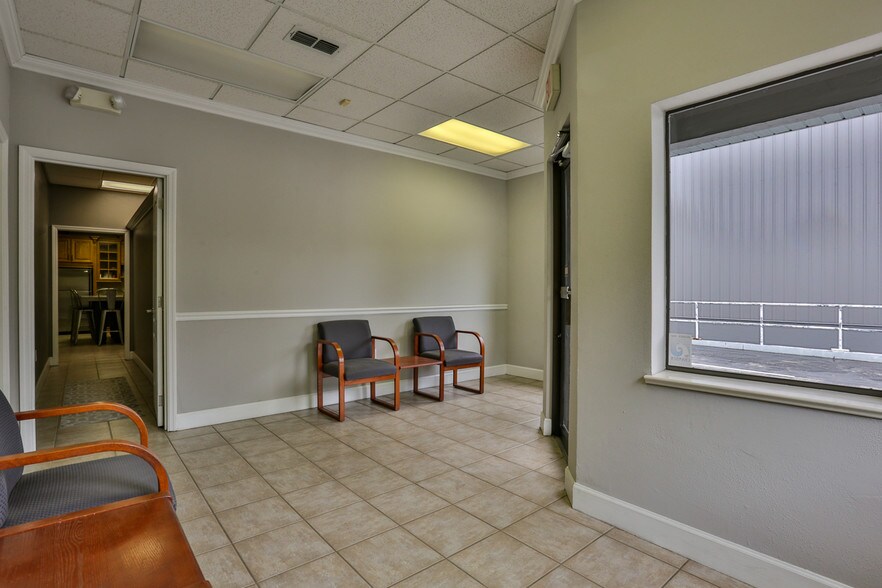 More Photos Of 711 Commercial Dr, Daytona Beach Manufacturing For Lease