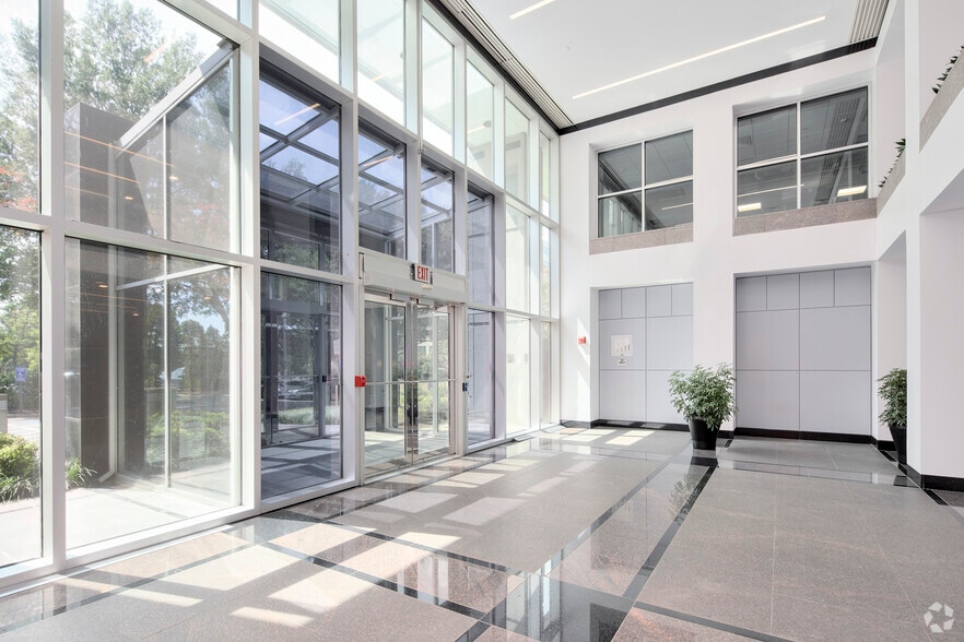 More Photos Of 13755 Sunrise Valley Dr, Herndon Office For Lease