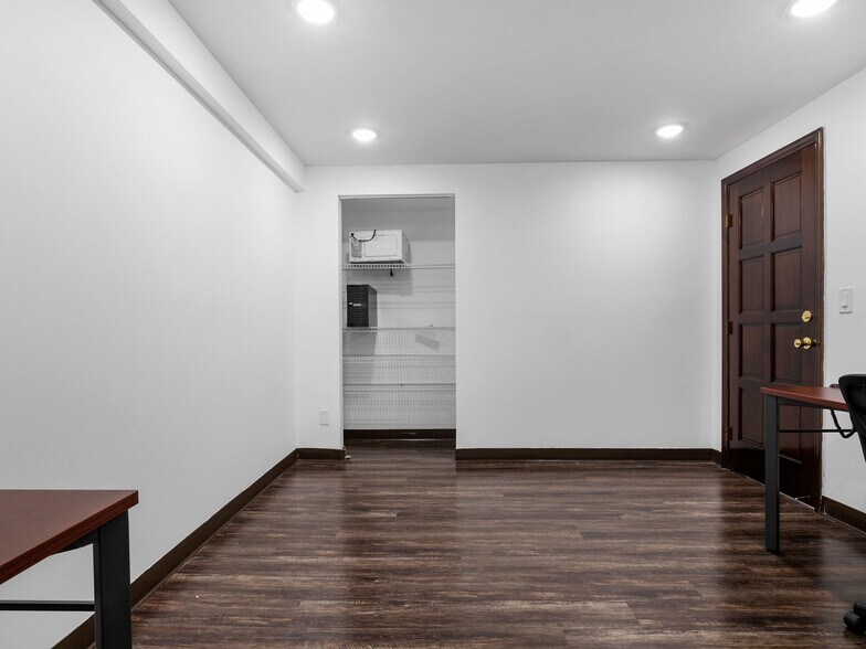 More Photos Of 108 N Depot Dr, Fort Pierce Office Residential For Lease