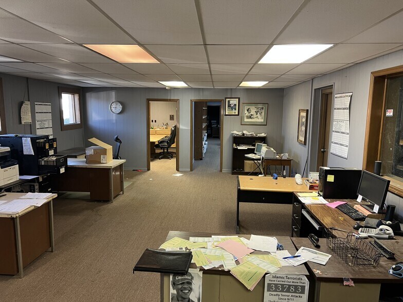 More Photos Of 496-544 E Industrial Way, Macon-Bibb Warehouse For Sale