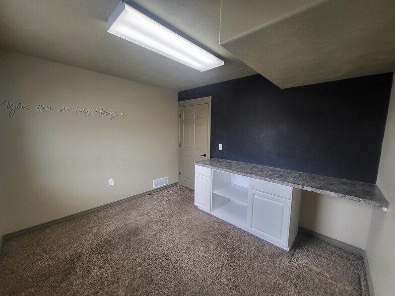 More Photos Of 3938 E 240 North, Rigby Warehouse For Lease