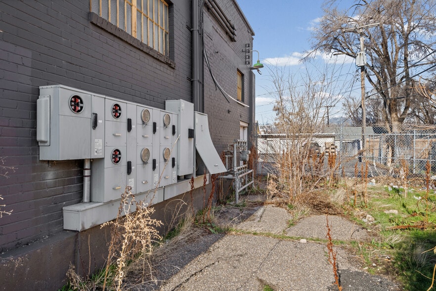 More Photos Of 1580 Washington Blvd, Ogden Storefront For Sale