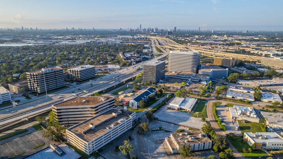 More Photos Of 2110 E Governors Cir, Houston Light Manufacturing For Sale