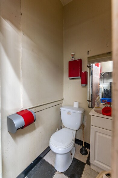 More Photos Of 1015 W Hamilton St, Allentown Multifamily For Sale