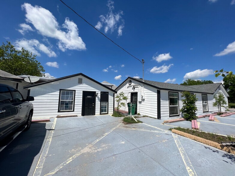 Primary Photo Of 804 W 2nd St, Taylor Storefront Retail Office For Lease