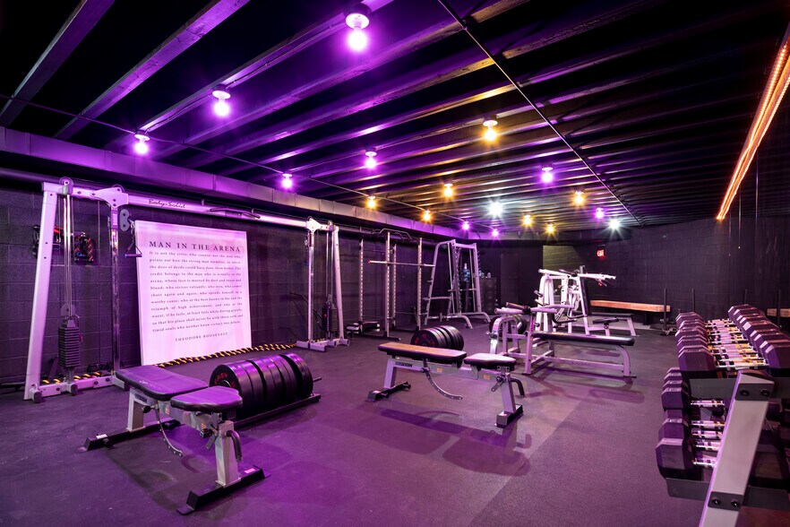 More Photos Of 1100 E Washington St, Phoenix Office For Sale