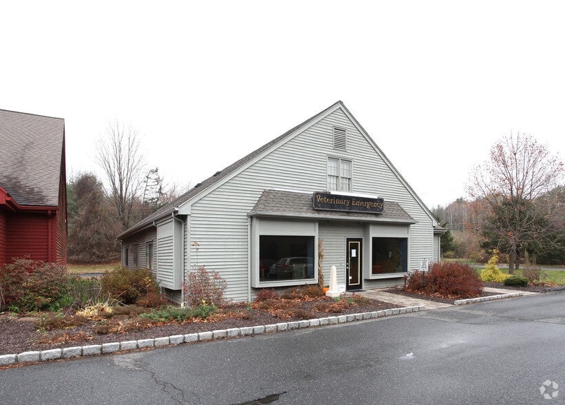 More Photos Of 9 Avonwood Rd, Avon Freestanding For Lease