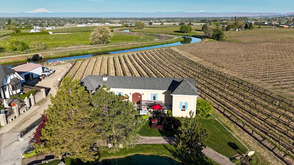 More Photos Of 500 S Bonair Rd, Zillah Winery Vineyard For Sale