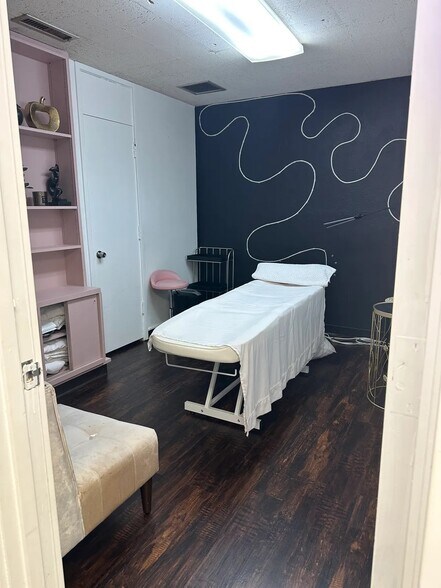 More Photos Of 5300 N Meridian Ave, Oklahoma City Medical For Lease