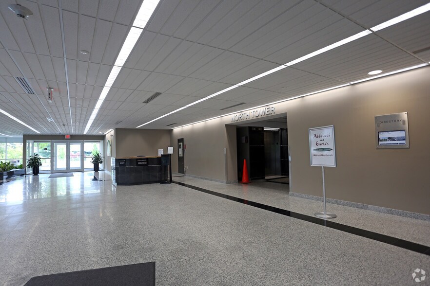 More Photos Of 6000 Midlantic Dr, Mount Laurel Office For Lease