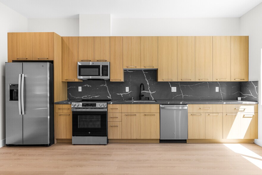 More Photos Of 5131 Don Pio Dr, Woodland Hills Multifamily For Sale