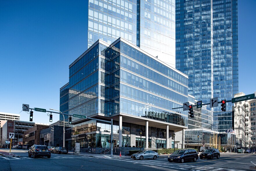 More Photos Of 7 Renaissance Sq, White Plains Office For Lease