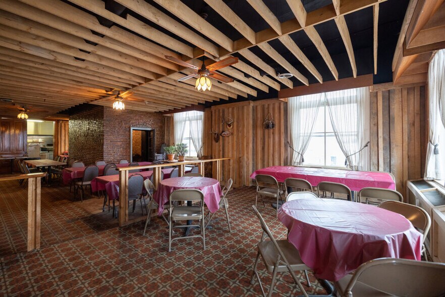 More Photos Of 100 S Washington St, Lake City Restaurant For Sale
