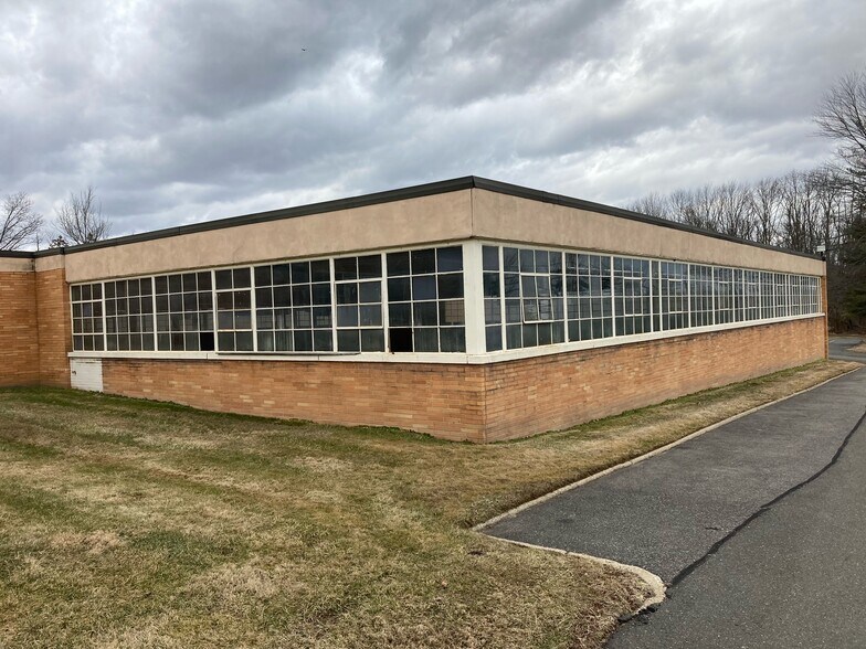 More Photos Of 137 US Highway 202, Ringoes Manufacturing For Sale