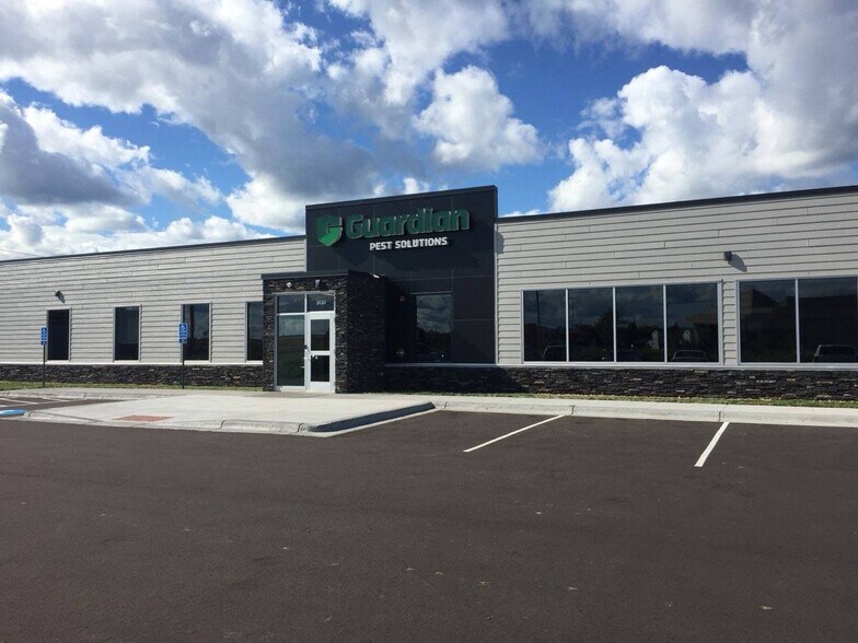 More Photos Of 3131 Halvor Ln, Superior Light Distribution For Lease