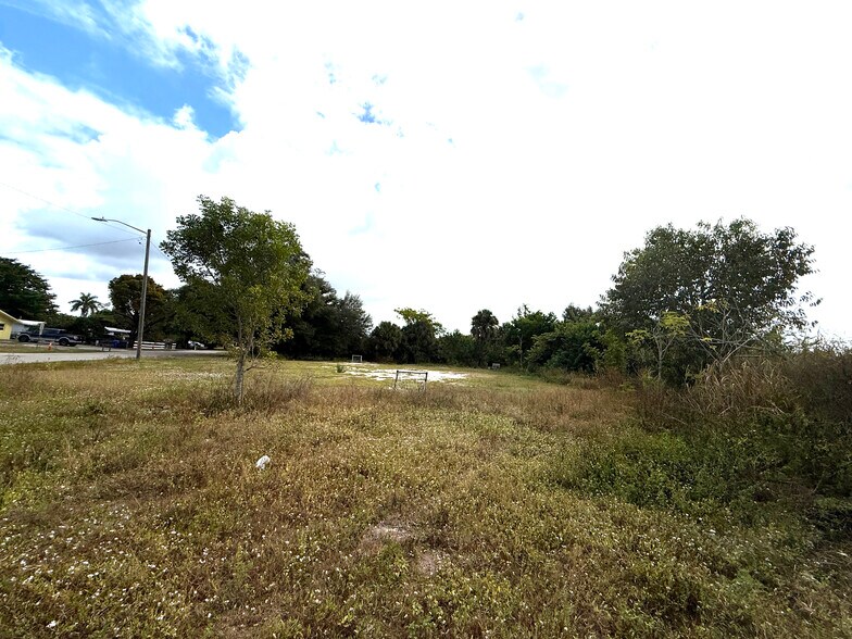 More Photos Of 4040 Bell St, Fort Myers Land For Sale