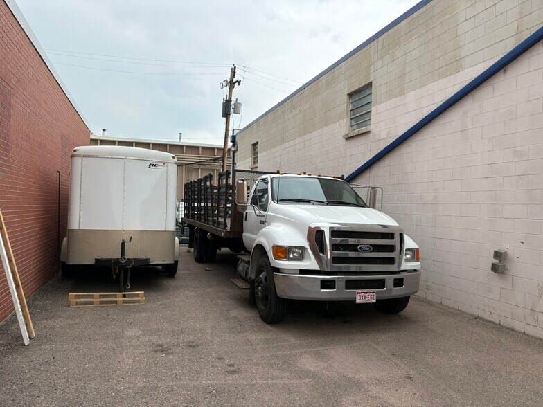 More Photos Of 2494 W 2nd Ave, Denver Warehouse For Lease