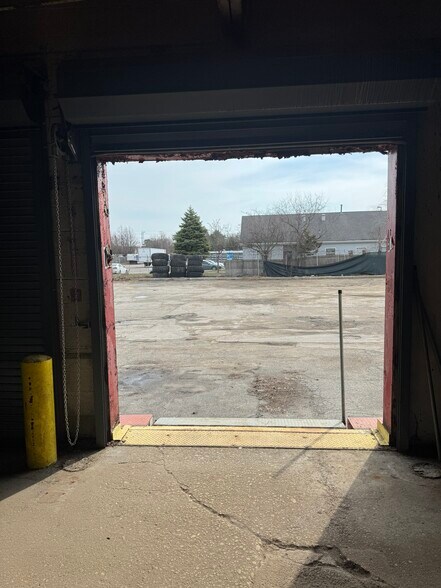 More Photos Of 22 Spence St, Bay Shore Distribution For Lease