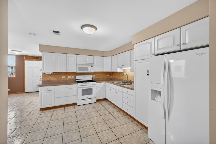 More Photos Of 4369 N Elston Ave, Chicago Specialty For Sale