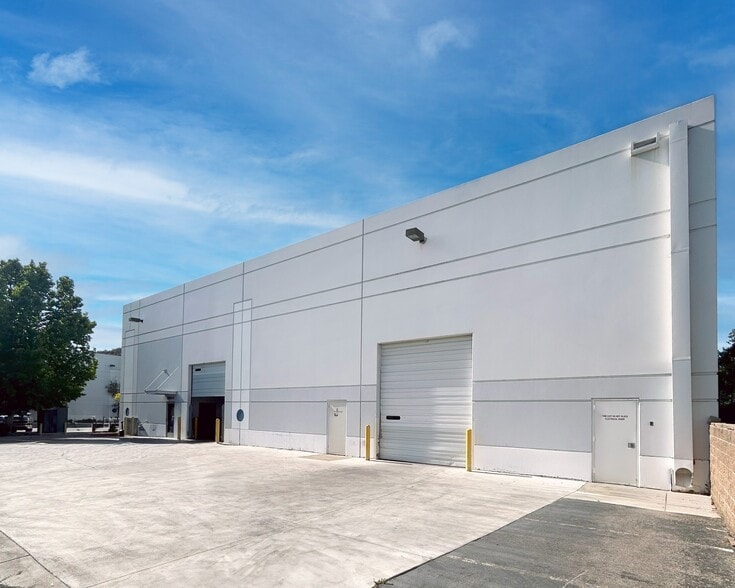 More Photos Of 28034 Industry Dr, Valencia Industrial For Lease