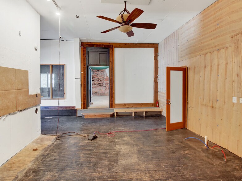 More Photos Of 350 W Front St, Byers Freestanding For Sale