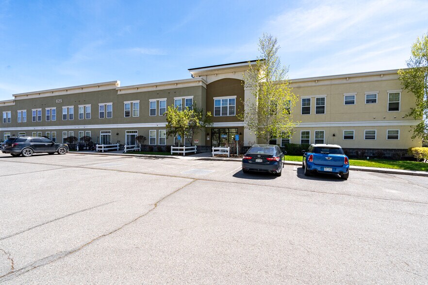 More Photos Of 625 Red Table Dr, Gypsum Apartments For Sale