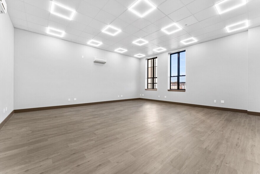 More Photos Of 48-50 Spencer St, Brooklyn Warehouse For Lease