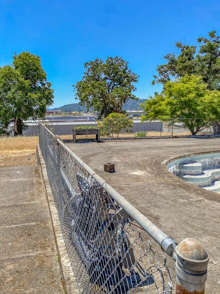 More Photos Of 8017 Old Highway 99 N, Roseburg Distribution For Sale