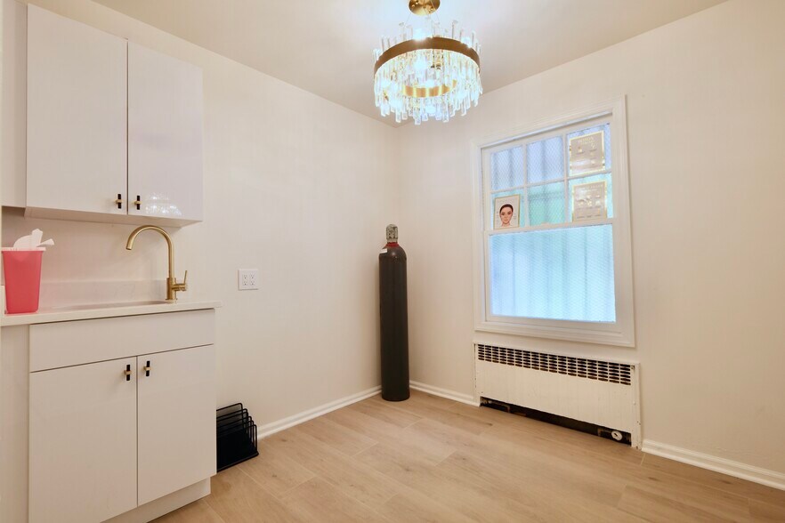 More Photos Of 304 Bloomfield Ave, Verona Medical For Lease