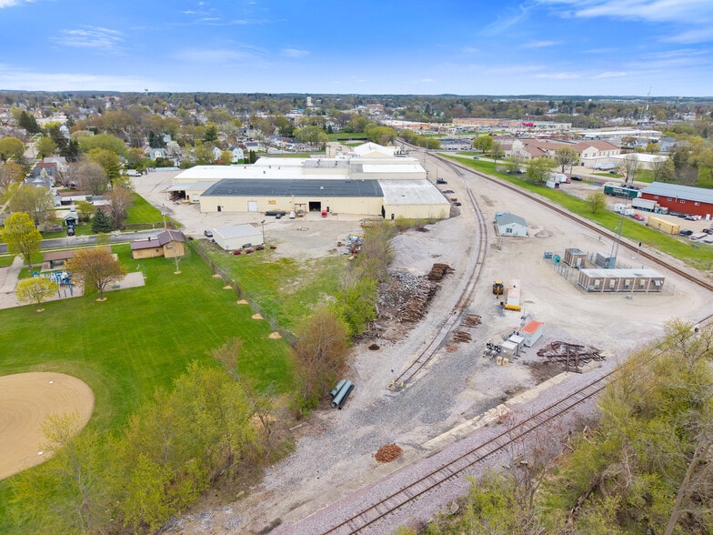 More Photos Of 426 S Montgomery St, Watertown Manufacturing For Lease
