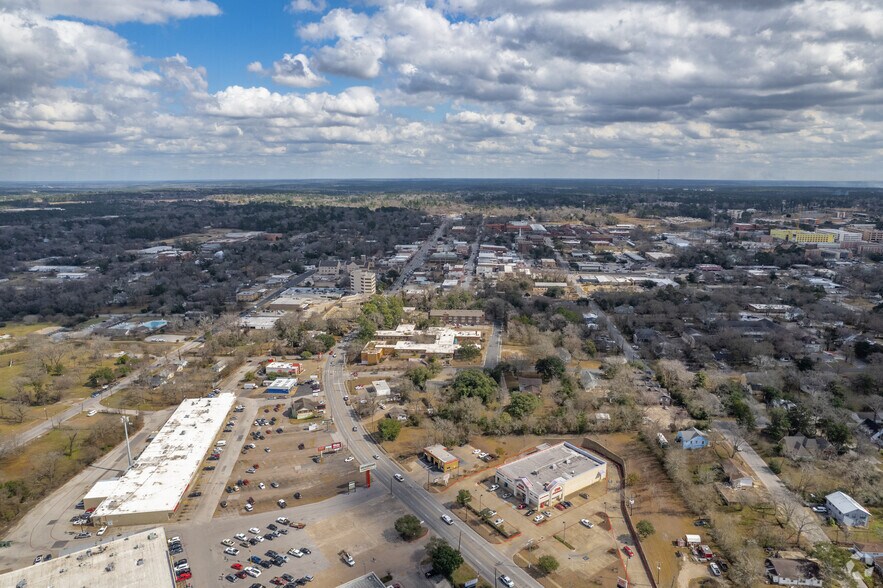 More Photos Of 1569 11th St, Huntsville Drugstore For Sale