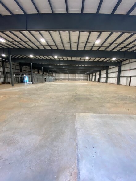 More Photos Of 1137 E Hefner Rd, Oklahoma City Sports And Entertainment For Sale