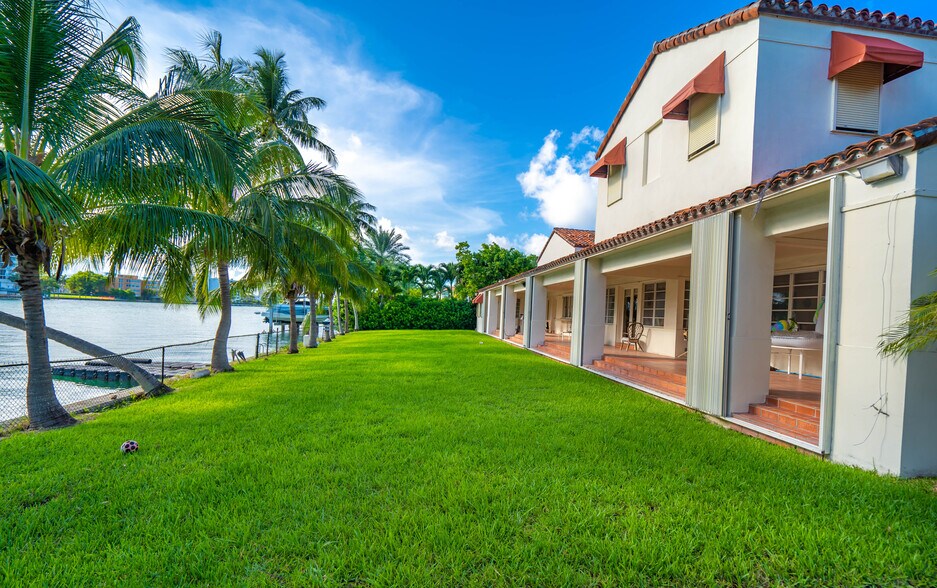 More Photos Of 44 Bal Bay Dr, Bal Harbour Land For Sale