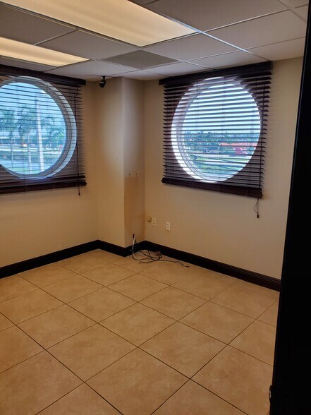 More Photos Of 12484 NW South River Dr, Medley Hotel For Lease