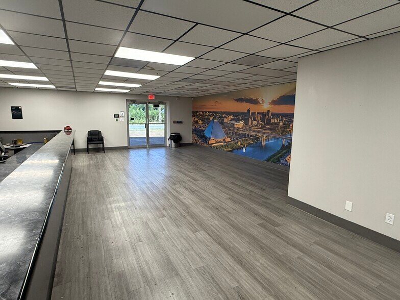 More Photos Of 1845 Thomas Rd, Memphis Warehouse For Sale