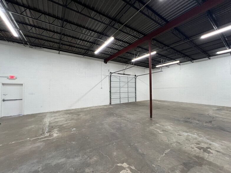 More Photos Of 4924 Old Benbrook Rd, Fort Worth Warehouse For Sale