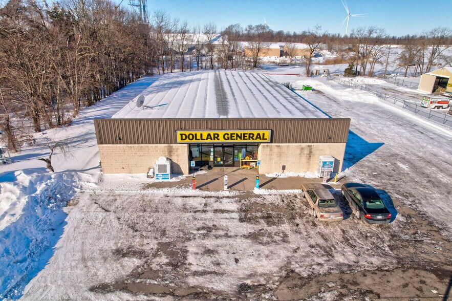 More Photos Of 57 N Caseville Rd, Pigeon Freestanding For Sale
