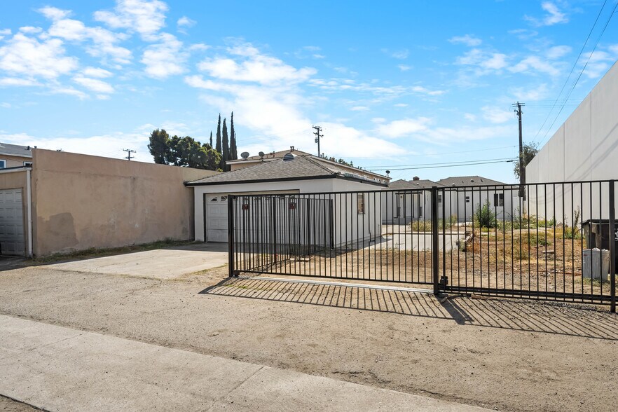 More Photos Of 3515 W Commonwealth, Fullerton Multifamily For Sale