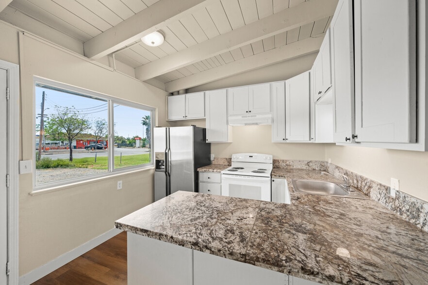 More Photos Of 2605 Albatross Way, Sacramento Apartments For Sale