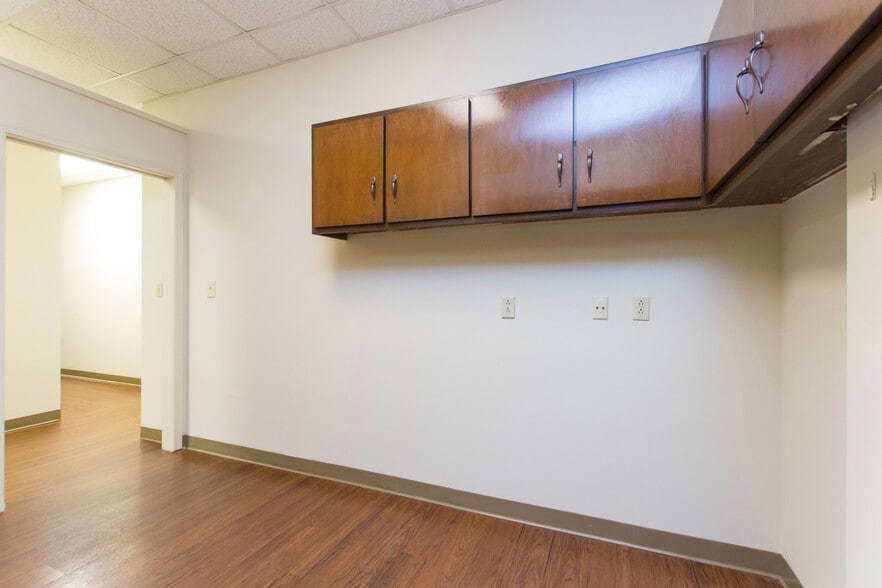 More Photos Of 333 Whitesport Dr, Huntsville Medical For Lease